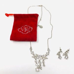 VICTORIAN TRADING CO.  vintage inspired necklace / earring set